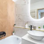 Cozy At Residential Area בודפשט