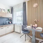 דירה Cozy At Residential Area *