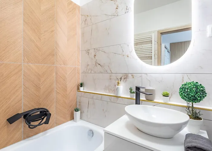 Cozy At Residential Area Budapest